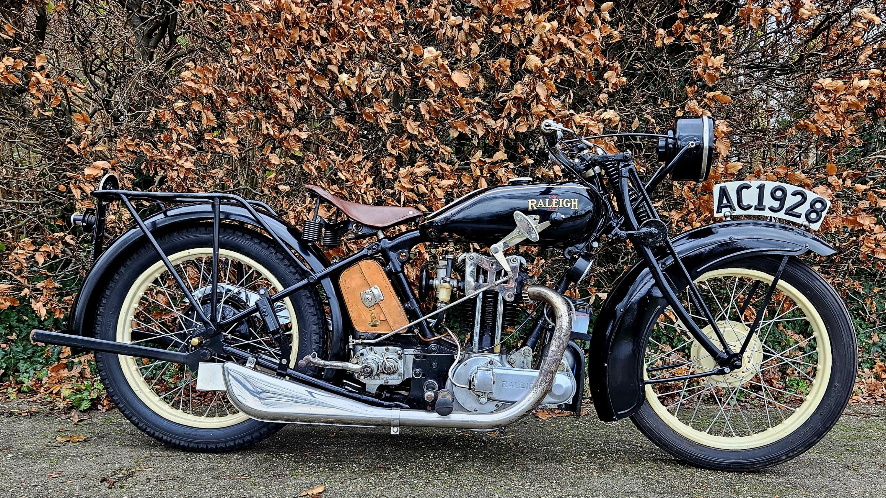 Raleigh MH500cc Ohv 1928 with swedisch registration | Dutch Lion Motorbikes